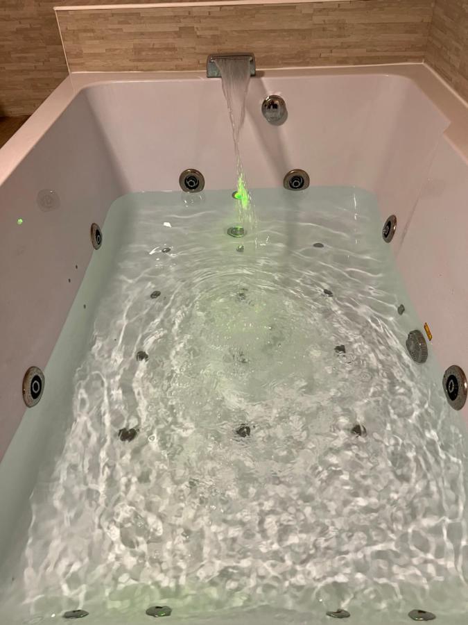 Magnifique Loft 35M2 Jacuzzi Rvb Night 1 Otel Amiens Dış mekan fotoğraf